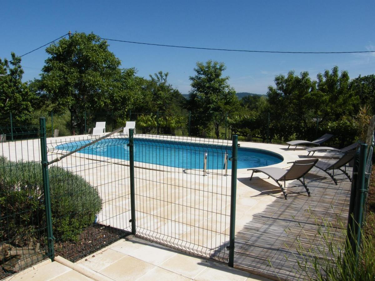VILLA CLIMATISEE AVEC PISCINE PRIVEE à L'OREE DU PERIGORD Brignac-la-Plaine Exterior foto